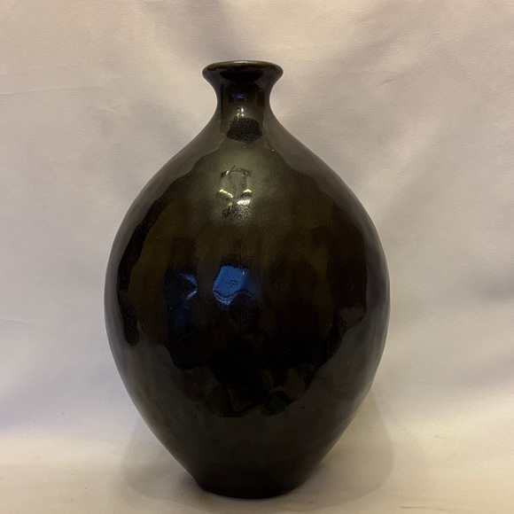 BOMBAY Other - VINTAGE!! BOMBAY BEAUTIFUL VERY ELEGANT BLACK CERAMIC/STONEWARE VASE 9”